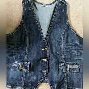 Maurice’s Size 1 Jean Vest